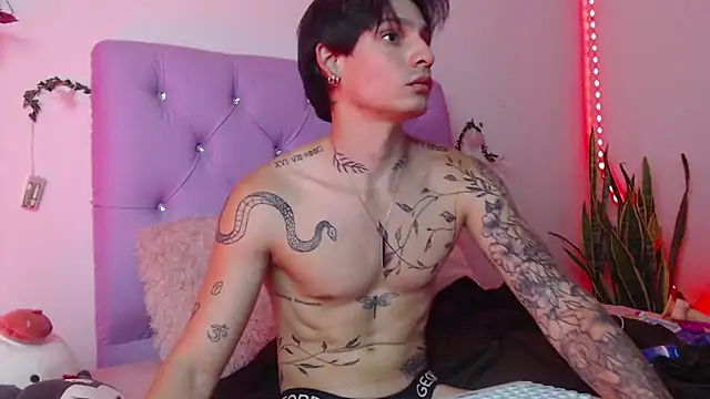 Snapshot of Apolo_Hidalgo01 chatting on January 21, 4:33 pm Apolo Hidalgo01 online show from January 21, 4:33 pm