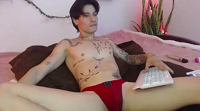 Snapshot of Apolo_Hidalgo01 chatting on January 16, 3:46 pm Apolo Hidalgo01 online show from January 16, 3:46 pm