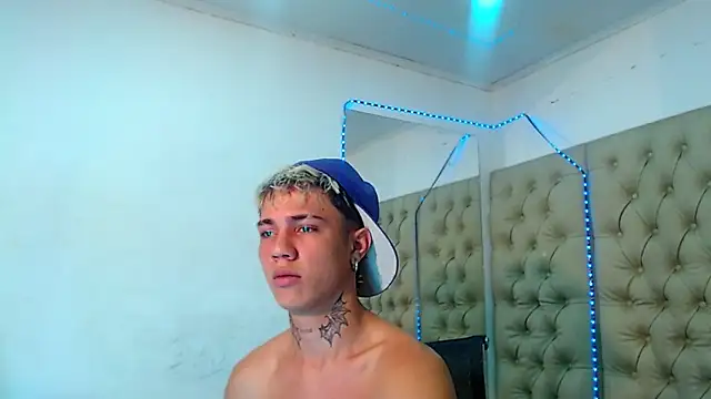 HannibalLester online show from December 11, 2:32 am