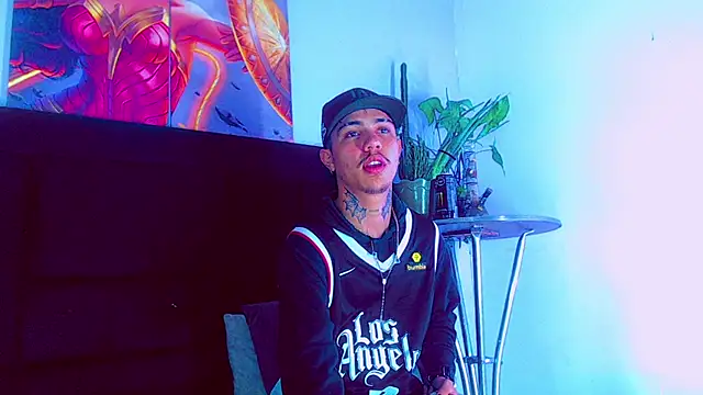 HannibalLester online show from November 14, 4:15 am