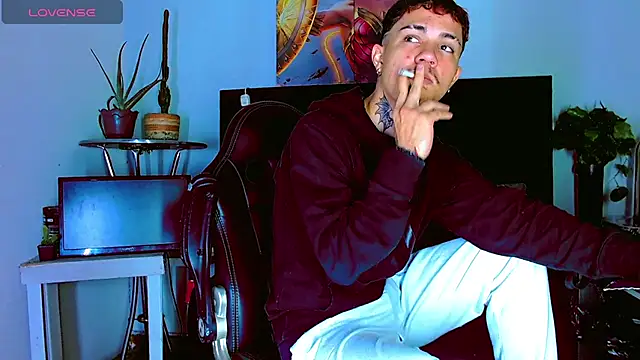 HannibalLester online show from February 5, 4:41 am