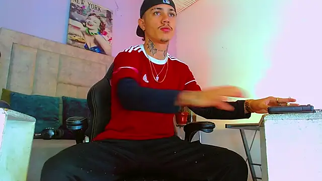 HannibalLester online show from September 24, 4:01 am