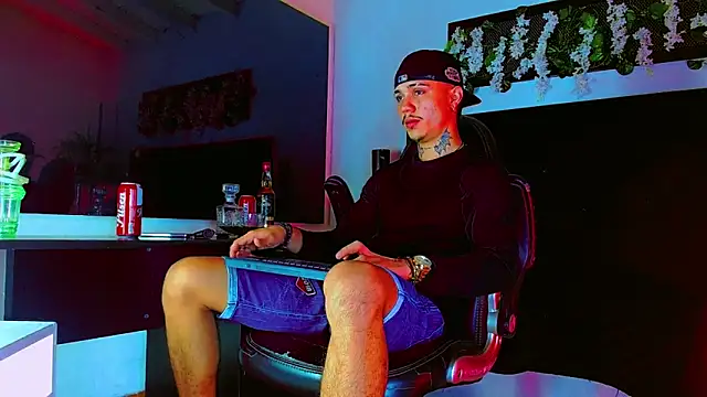 HannibalLester online show from March 20, 2:59 am