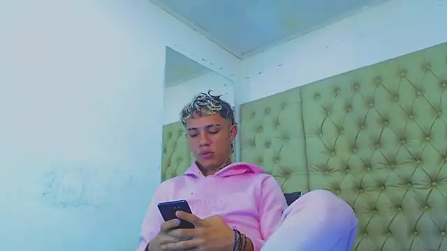 HannibalLester online show from December 26, 11:43 am