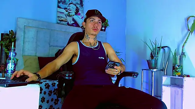 HannibalLester online show from September 14, 5:42 am