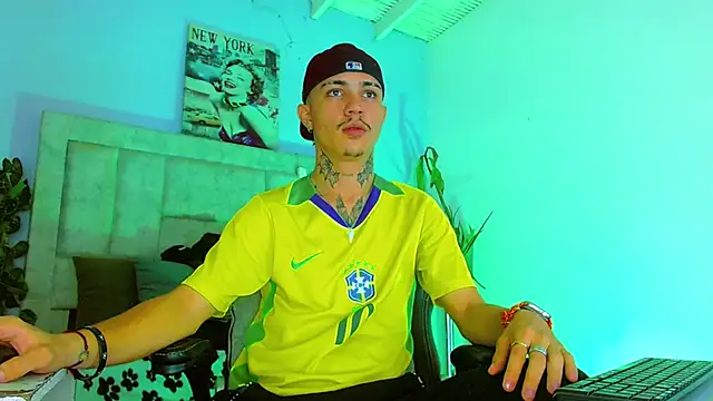 HannibalLester online show from September 21, 5:07 am