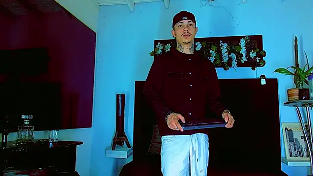 HannibalLester online show from March 25, 3:43 am