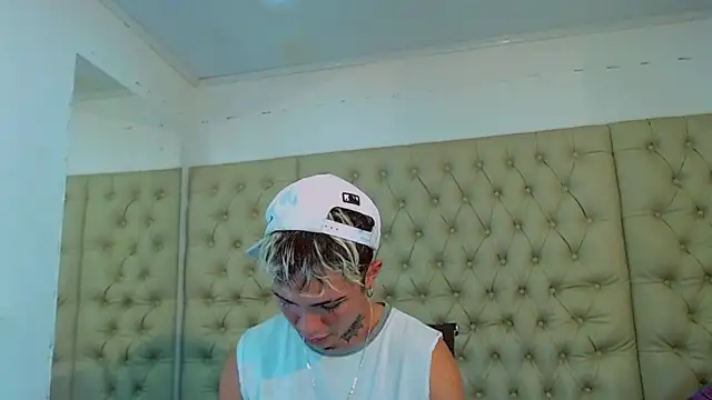 HannibalLester online show from December 22, 3:22 am