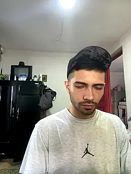 Jestebanano online show from December 22, 2:25 pm