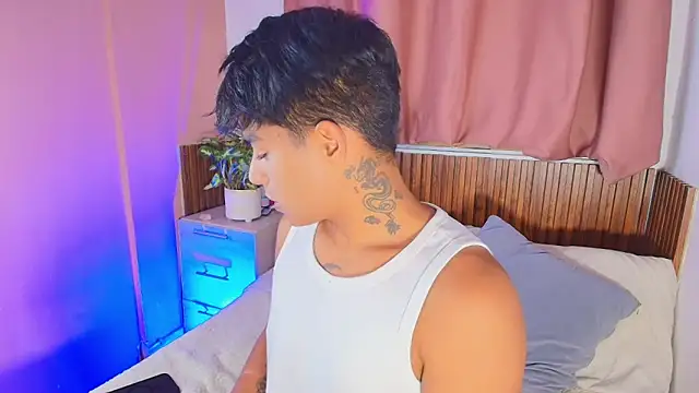 kiing azahell online show from April 10, 2:07 am