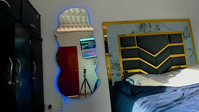 MattDevon online show from November 5, 9:06 pm