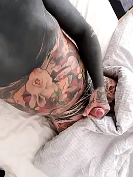 tattooedtwc online show from May 2, 7:11 am