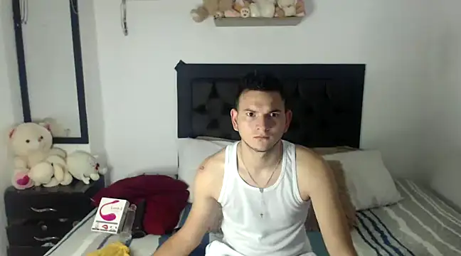 Snapshot of Latin_Boy24 chatting on February 25, 7:14 pm Latin Boy24 online show from February 25, 7:14 pm