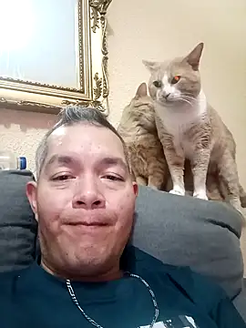 Snapshot of xxxx198756 chatting on February 12, 2:24 am xxxx198756 online show from February 12, 2:24 am