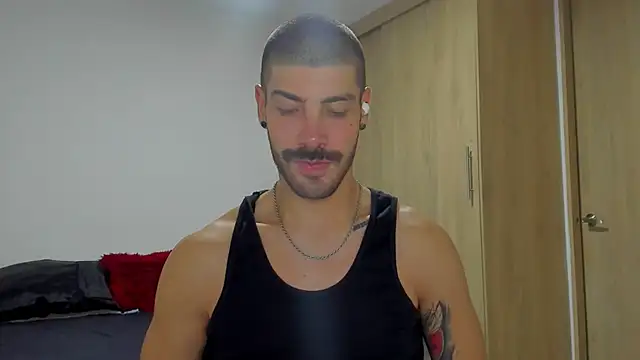 Guyinthemountain online show from January 28, 12:26 am