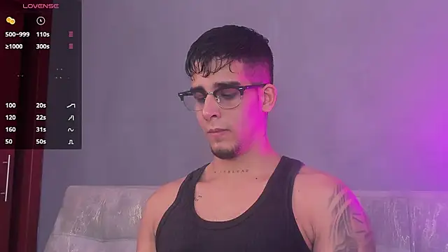 Snapshot of iamcamiloo_ chatting on January 9, 6:27 am iamcamiloo  online show from January 9, 6:27 am