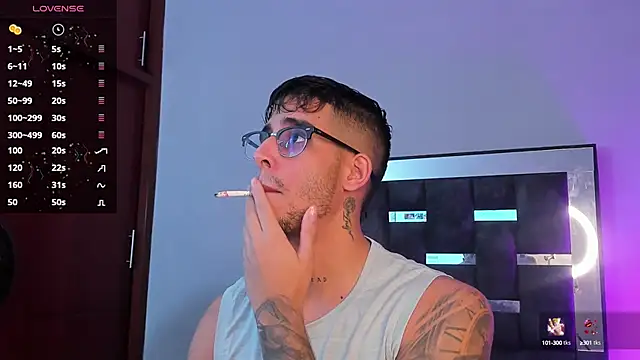 Snapshot of iamcamiloo_ chatting on March 4, 1:34 am iamcamiloo  online show from March 4, 1:34 am