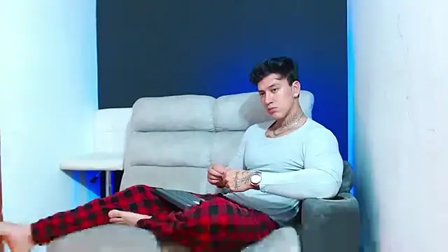 JUSTIN FULLER1 online show from April 10, 8:05 pm