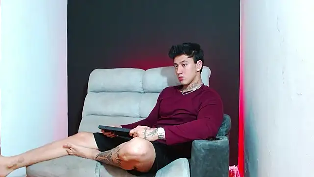 JUSTIN FULLER1 online show from February 9, 10:47 pm