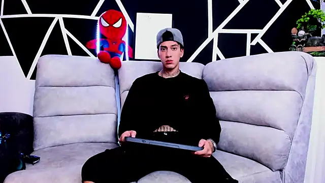 JUSTIN FULLER1 online show from March 22, 6:36 pm