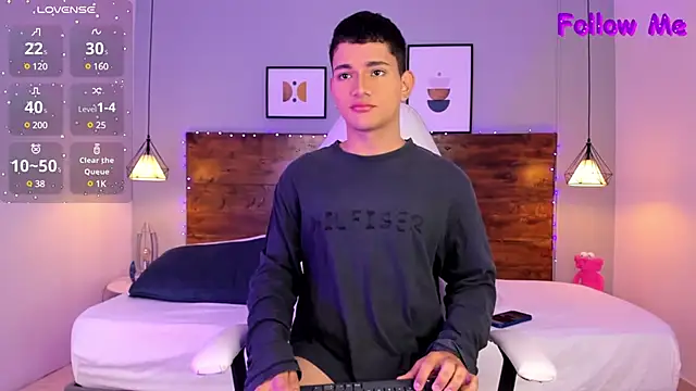 Snapshot of ander_deimond_ chatting on February 6, 1:21 pm ander deimond  online show from February 6, 1:21 pm