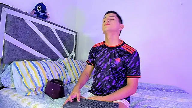 Snapshot of ander_deimond_ chatting on March 3, 5:23 pm ander deimond  online show from March 3, 5:23 pm