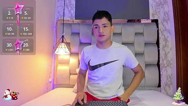 Snapshot of ander_deimond_ chatting on December 14, 12:33 pm ander deimond  online show from December 14, 12:33 pm