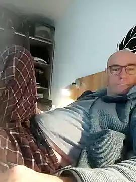 bogland33 online show from February 11, 6:35 pm