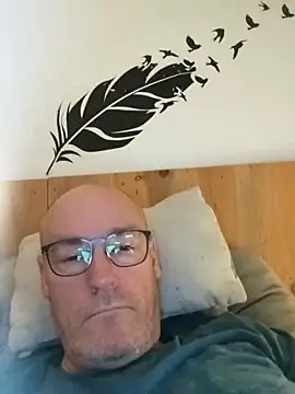 bogland33 online show from November 13, 8:57 pm