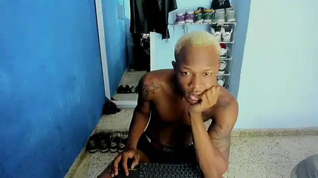 Snapshot of Alid_17 chatting on October 30, 7:59 pm Alid 17 online show from October 30, 7:59 pm