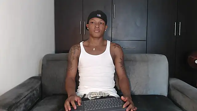 Snapshot of Alid_17 chatting on February 28, 9:01 pm Alid 17 online show from February 28, 9:01 pm