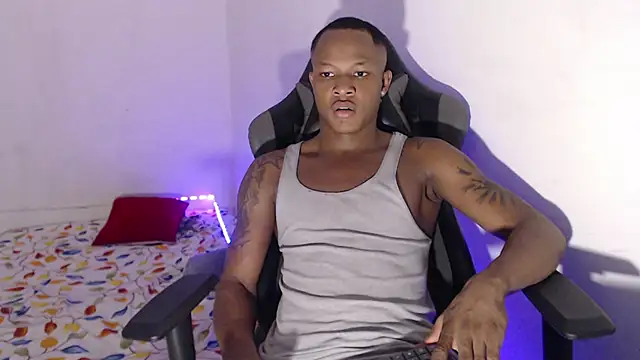 Snapshot of Alid_17 chatting on December 13, 1:26 am Alid 17 online show from December 13, 1:26 am