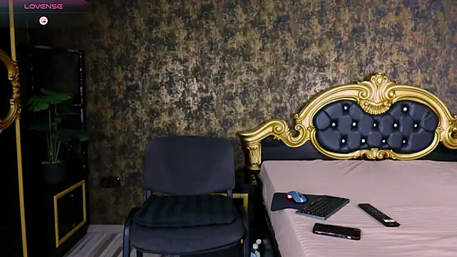 AaronMuscle online show from September 8, 4:39 pm