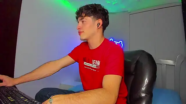 AlejooTwink online show from December 13, 10:38 pm