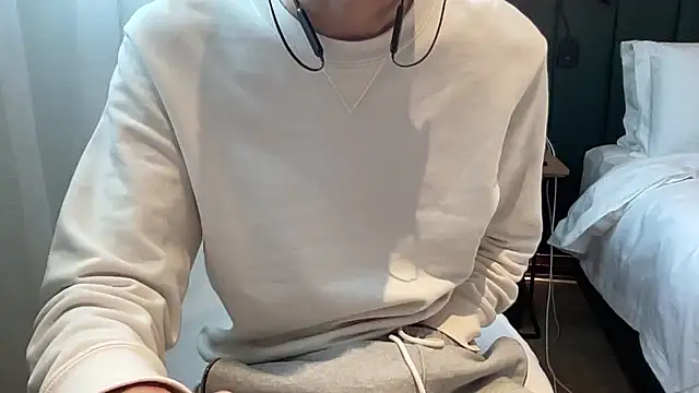 Snapshot of kimkim123123 chatting on February 10, 7:15 am kimkim123123 online show from February 10, 7:15 am