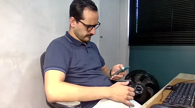 Superdad online show from December 9, 1:57 pm