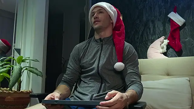 AxelFairchaild online show from December 3, 12:44 pm