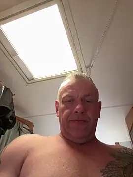 JakubW79 online show from May 16, 1:31 pm
