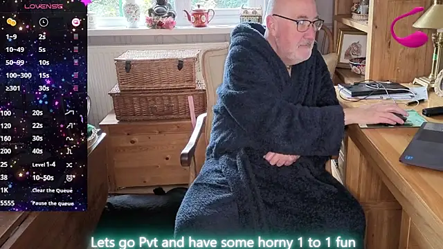 Adamdaddybear online show from March 31, 7:21 am