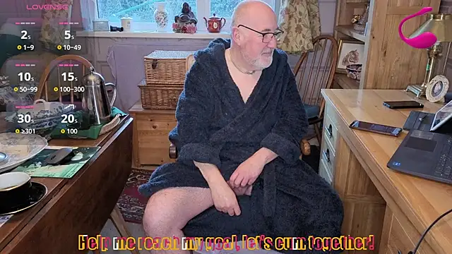 Adamdaddybear online show from January 10, 8:29 am