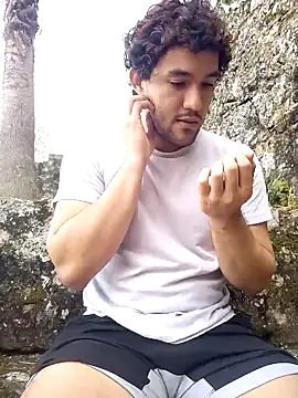 FreyrStyle online show from December 15, 1:32 pm