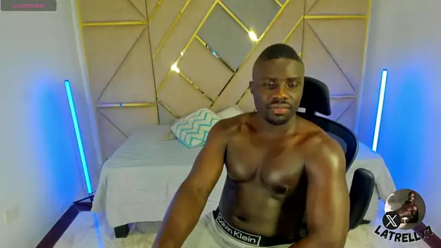 Latrellx7 online show from December 5, 3:46 am