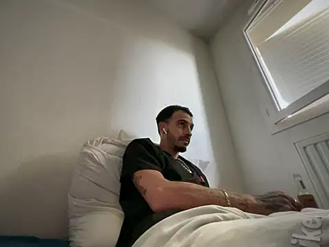 Rebeu313 online show from October 3, 10:09 am