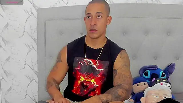 luigiferrara online show from April 8, 7:55 pm