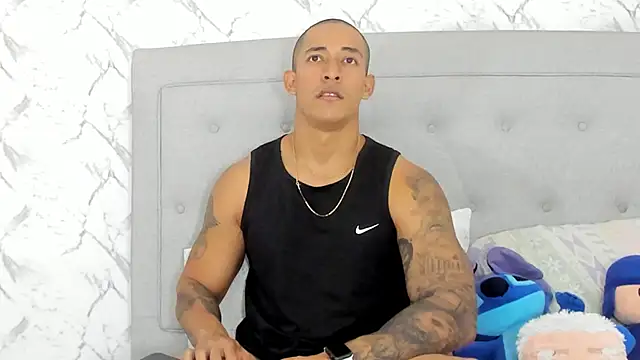 luigiferrara online show from December 20, 10:00 pm