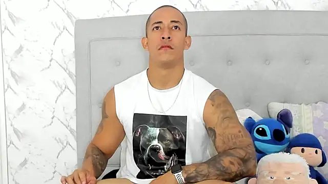 luigiferrara online show from December 28, 12:47 am