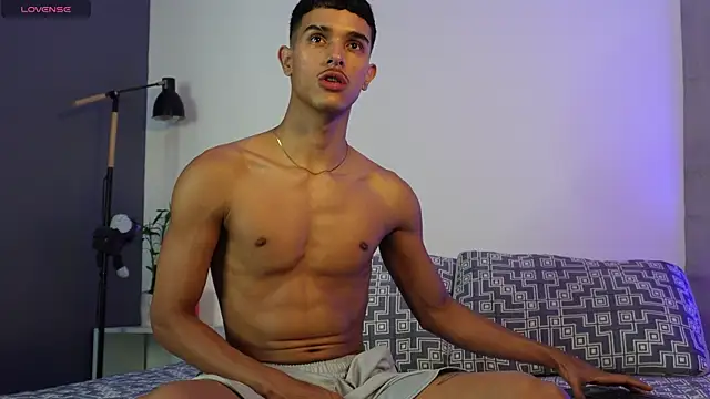 Snapshot of Busterspinter chatting on October 24, 9:49 pm Busterspinter online show from October 24, 9:49 pm