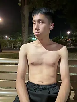 Snapshot of Benson18y chatting on October 15, 5:09 pm Benson18y online show from October 15, 5:09 pm