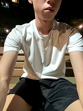 Snapshot of Benson18y chatting on October 1, 4:00 pm Benson18y online show from October 1, 4:00 pm