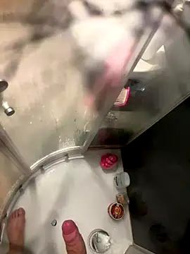 Snapshot of lescro95_ chatting on October 4, 5:51 pm lescro95  online show from October 4, 5:51 pm